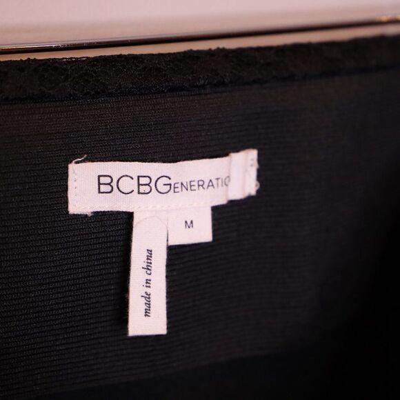 BCBGeneration Lace Mini Skirt Sz M - Picture 4 of 5